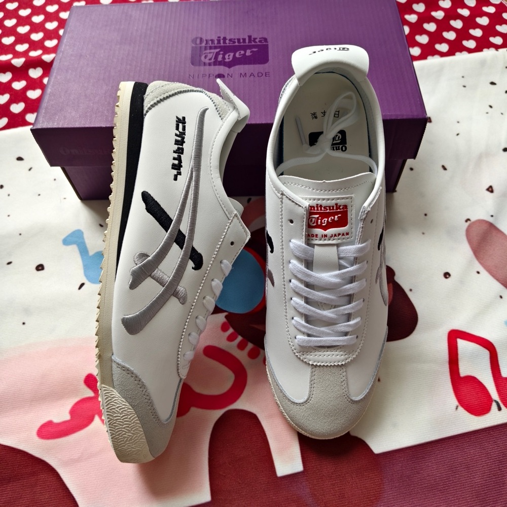 Onitsuka Tiger by Asics White and Black Mexico 66 Sneakers - Picture 3 of 9